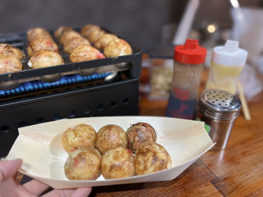 Osaka Sake Tasting with Takoyaki Cooking - More than 10 sakes, with room to choose