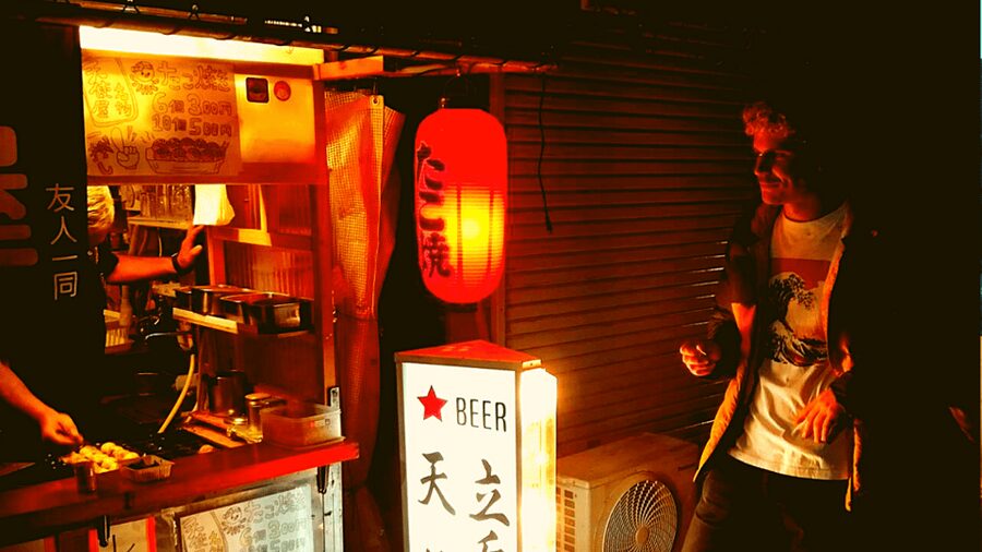 Osaka: Shinsekai Food Tour with 13-15 Dishes at 5 Eateries - Small details that improve the experience