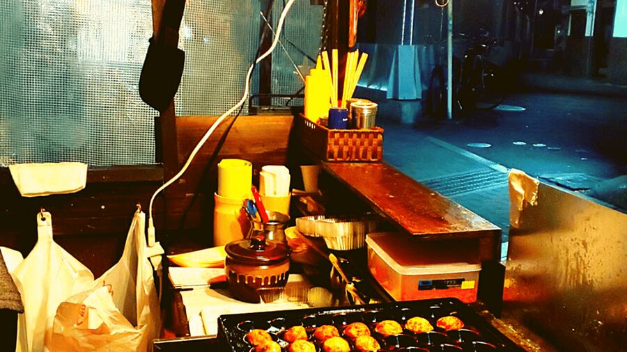 Osaka: Shinsekai Food Tour with 13-15 Dishes at 5 Eateries - A gyoza specialist and a final feast