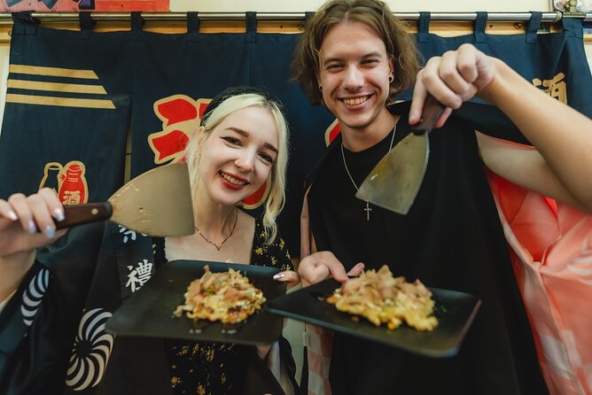 Osaka Street Food Festival :Takoyaki＆Okonomiyaki for Families - Okonomiyaki turns dinner into a group project