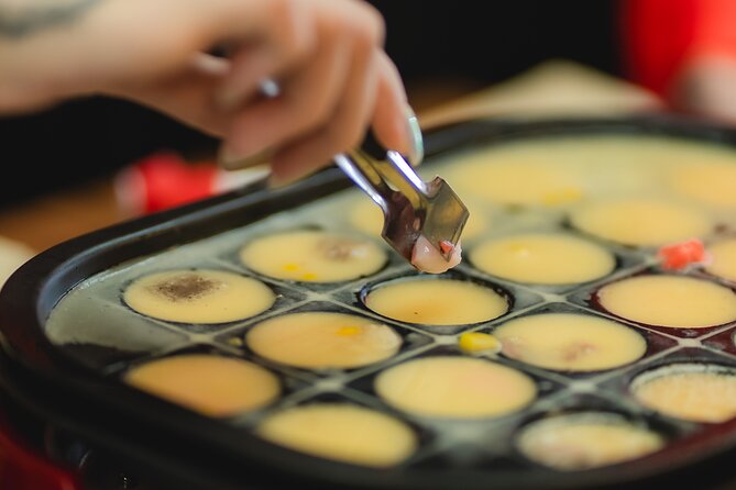 Osaka Street Food Festival :Takoyaki＆Okonomiyaki for Families - Dagashi snacks keep the pace easy