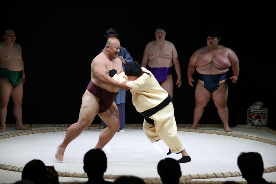 Osaka: Sumo Stage Show with Bento or Snack + Fight & Photo - Former Wrestlers Bring the Ring to Life