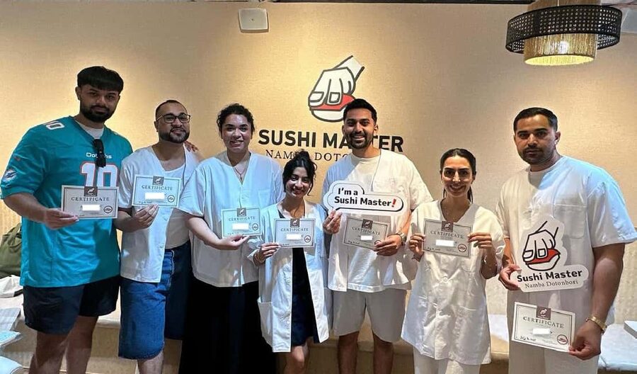Osaka: Sushi Making in Spacious Studio (SAME-DAY OK!) - Eating what you made