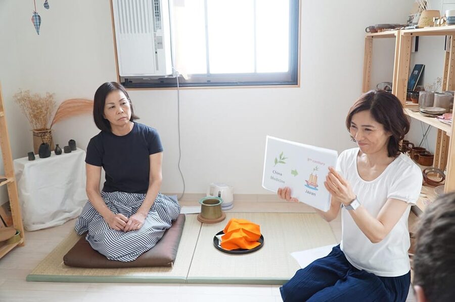 Osaka: Tea Ceremony and Matcha Tea Bowl Making Workshop - Shaping Your Bowl With Anna
