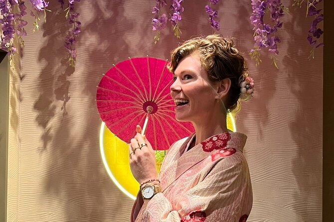 Osaka: Tea Ceremony, Calligraphy, and Kimono Experience - A beginner-friendly calligraphy lesson