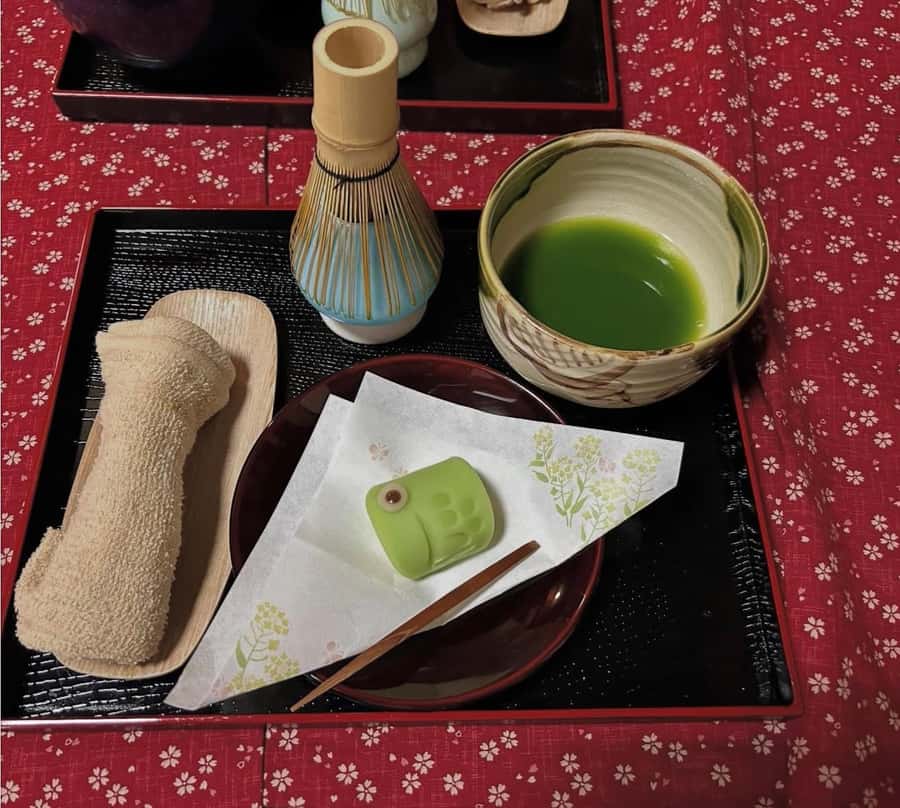 Osaka Temple Cool Foot Bath & Matcha Experience〈45min〉 - Yukata, Smartphone Photos, and a Useful Souvenir