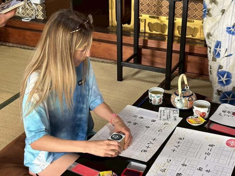 Osaka: Temple Tour and Traditional Calligraphy Lesson - Key points at a glance