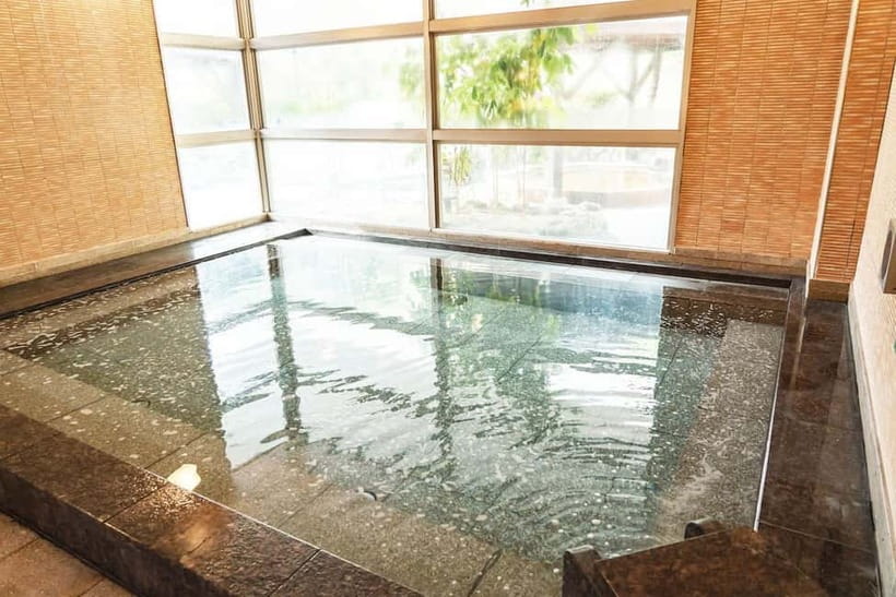 Osaka: Tennen Onsen Naniwa-no-Yu, the famous hot spring spa - What the low price includes, and what it does not