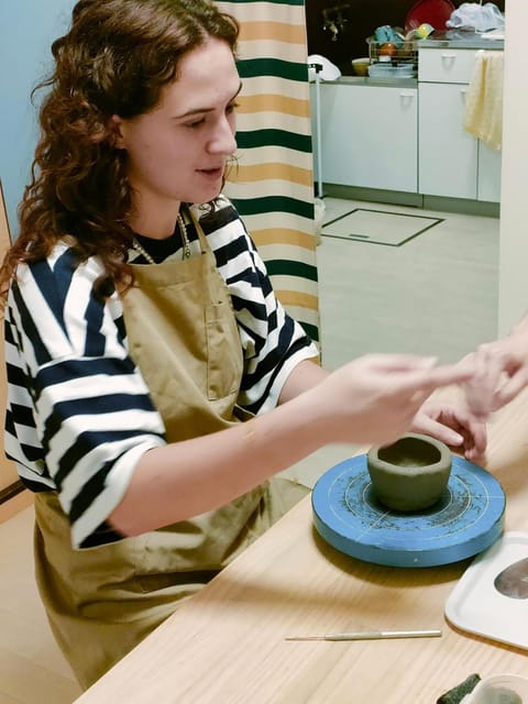 Osaka: Traditional Japanese Ceramics Private Experience - Meeting Anna and learning the three projects