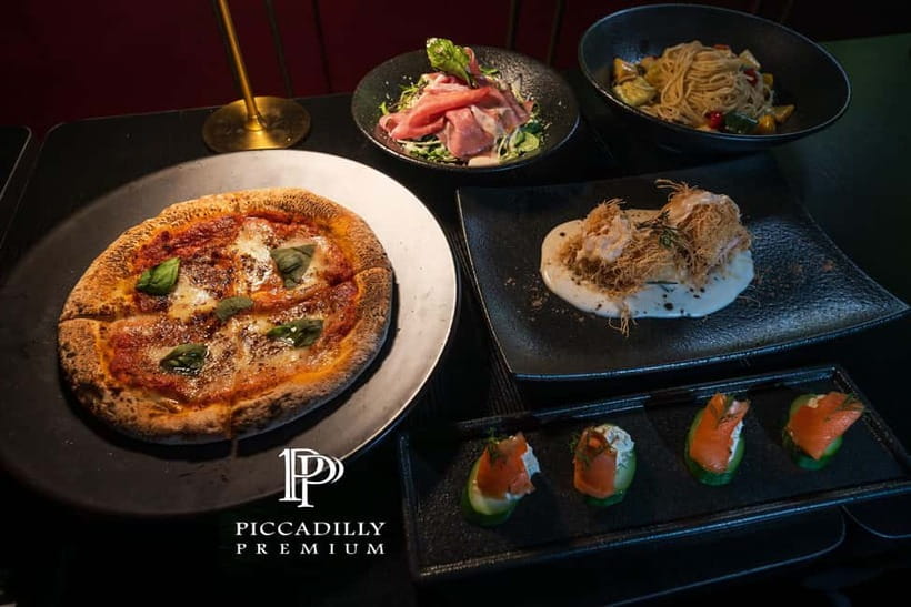 Osaka Umeda:PICCADILLY LIVE SHOW & NIGHTCLUB TICKET & Shisha - Your evening from 8:00 PM to midnight