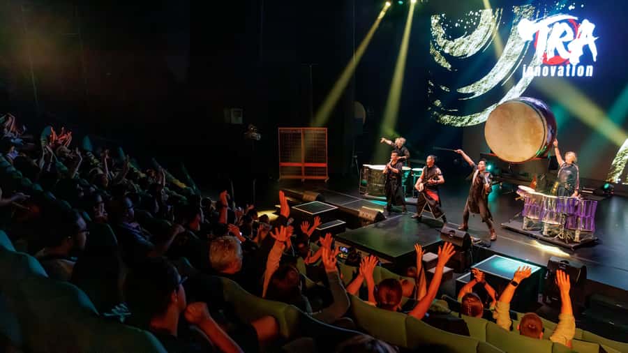 Osaka: UTAGE Japanese Taiko Live Show - Photo Opportunities After the Performance