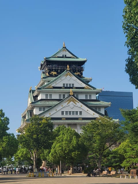 Osaka: Walking Tour and Top Highlights - Osaka Castle and Hokoku Shrine
