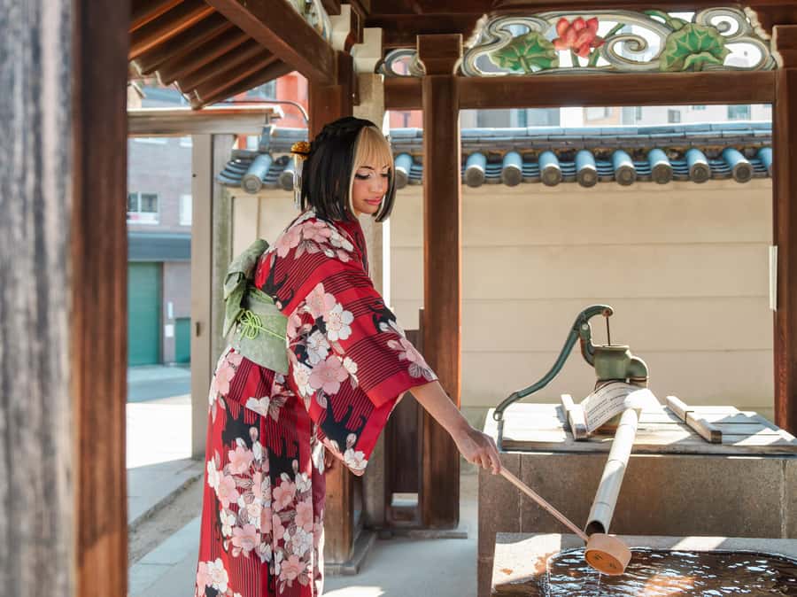 Osaka: Yukata Rental 90mins Plan for Adults - Getting Dressed With a Professional Stylist