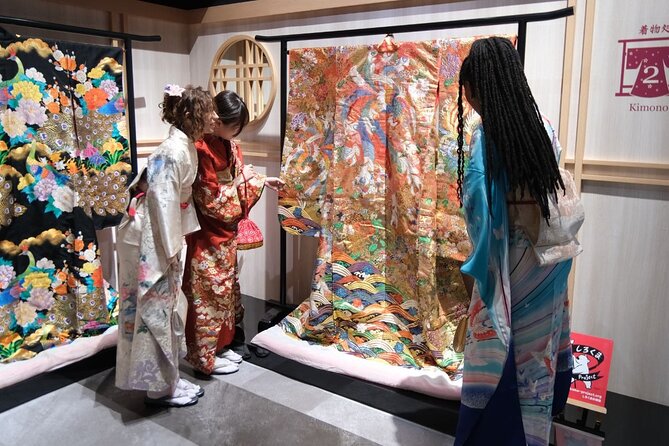 Premium Kimono Dressing, Tea Ceremony, Calligraphy, Samurai show - A compact cultural session in central Osaka