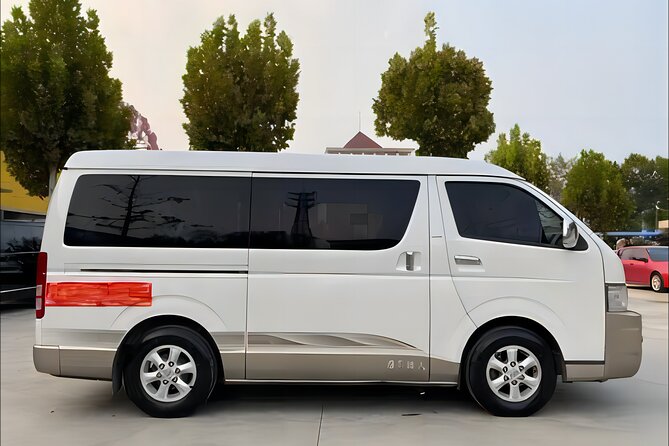 Private Airport transfer OSAKA to Kansai Intl. Airport(KIX) - What the vehicle experience is like