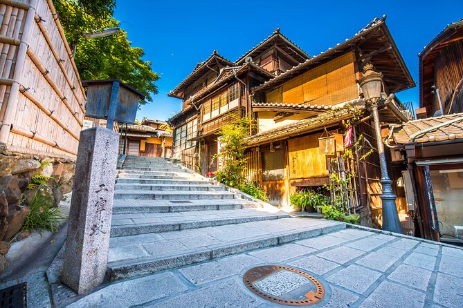 Private Day Tour in Osaka and Kyoto with charter car - A private way to connect Osaka with Kyoto