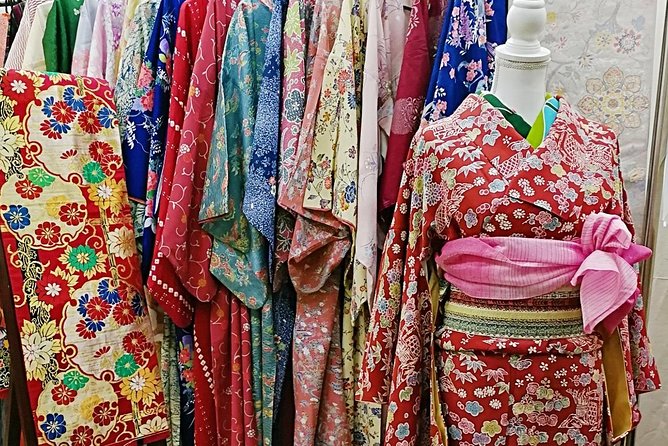 Real Kimono experience and Tsumami Kanzashi Workshop - Meeting Near Nipponbashi and Tsutenkaku