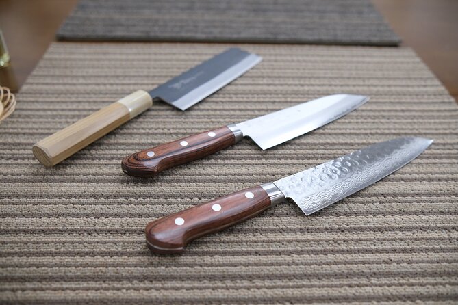 Sakai - Knife Factory and Craft Walking Tour - The sharpening lesson is useful beyond the tour