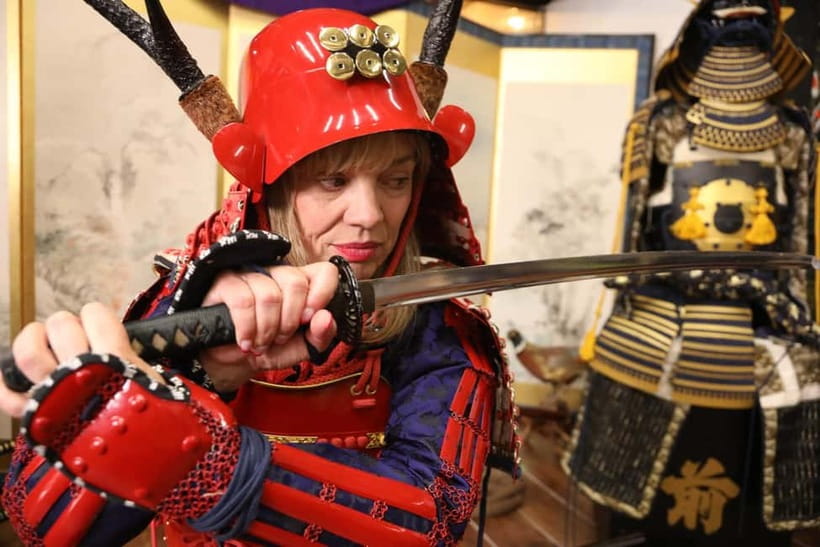 Samurai Armor & Sword experience with phot near Osaka Castle - Changing into dogi and hakama