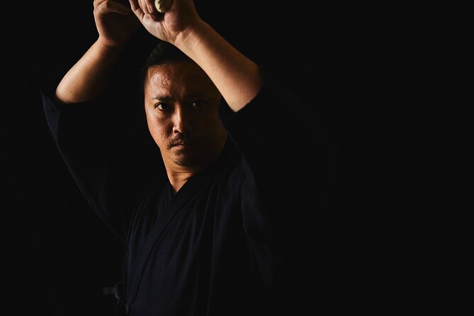 Samurai Training Experience KENDO in Osaka - Entering a real dojo in central Osaka