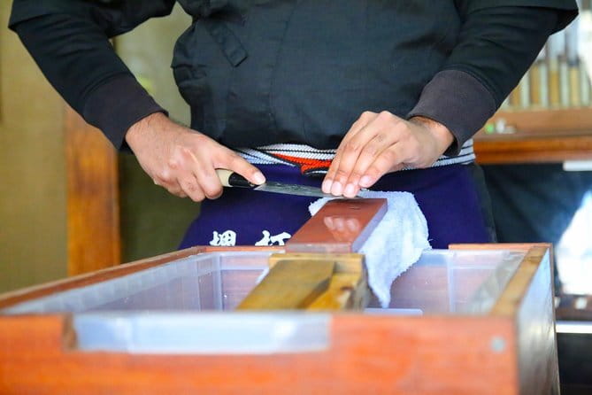 Sharpen Japanese Knives in Osaka - Learning to sharpen with whetstones