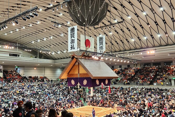 Sumo Wrestling Tournament Chair Seats & Expert Guide | Osaka Mar - The big bouts from 4 p.m. to 6 p.m.