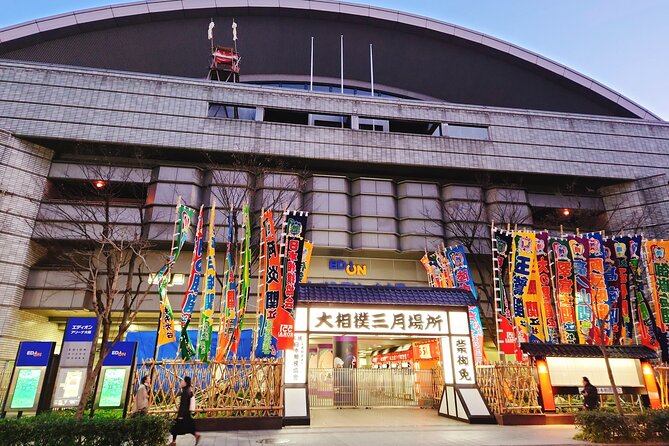 Sumo Wrestling Tournament Chair Seats & Expert Guide | Osaka Mar - Who will get the most from this experience