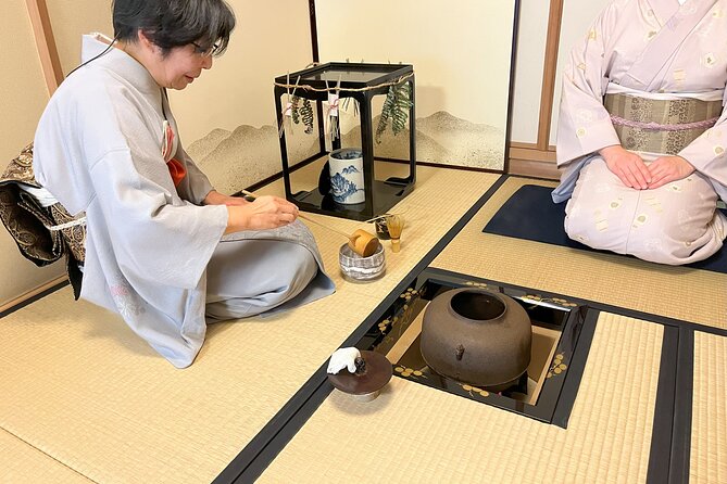 Tea ceremony experience in Osaka with a small group - Entering the tatami room and learning the first rules