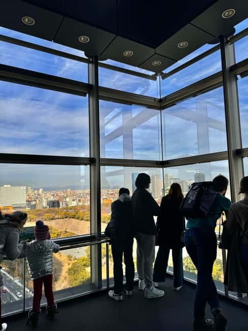(Ticket Included) Explore Osaka Castle & Museum of History - What the guides add to the day