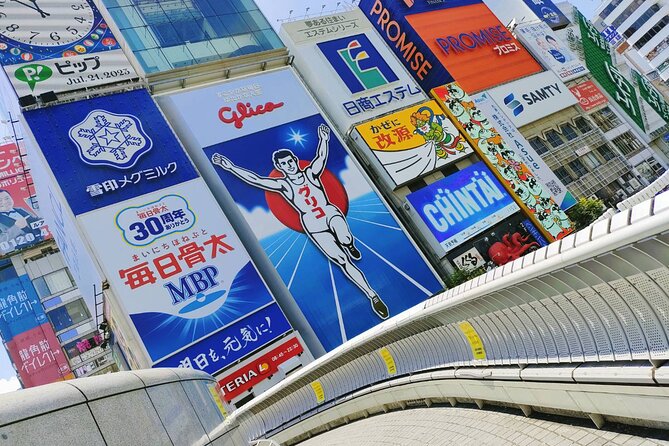 Ultimate Osaka Walking Tour: Castle, Dotonbori & Hidden Gems - Shinsekai and the old Osaka mood