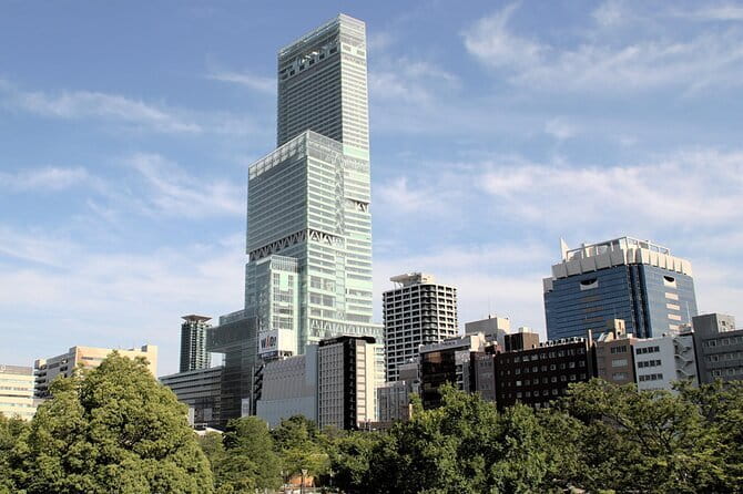 Umeda Sky Building KUCHU-TEIEN OBSERVATORY - Who will enjoy this observatory most?