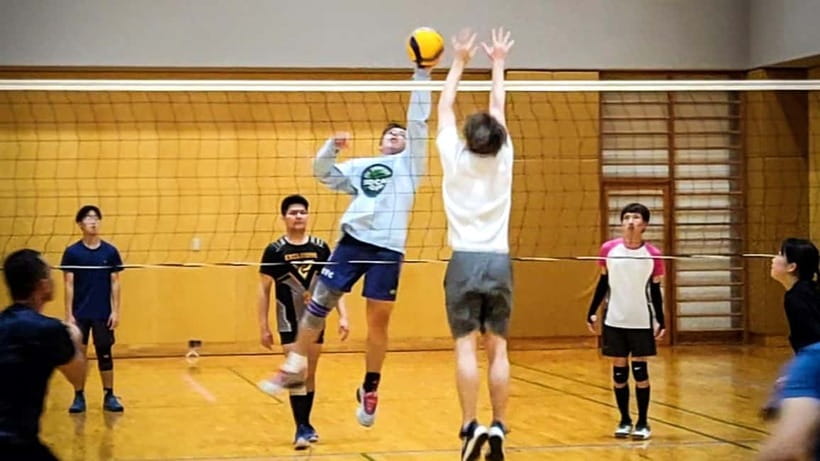 Volleyball in Osaka, Kobe & Kyoto with locals! - Who will get the most from this $6 activity