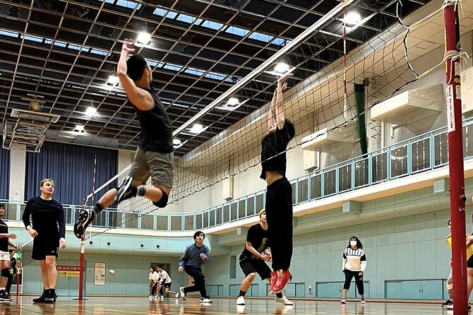 Volleyball in Osaka & Kyoto with Locals! - Why the local and international mix matters